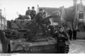 Bundesarchiv Bild 101I-297-1726-17, Im Westen, Panzer IV der Waffen-SS.jpg