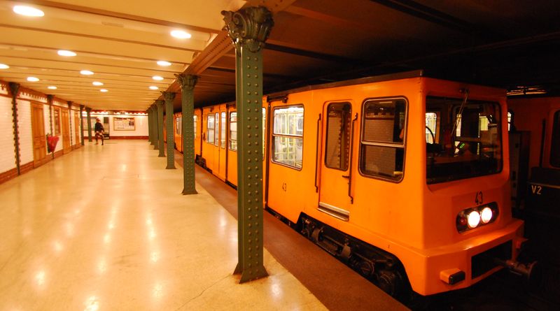 Soubor:Underground Budapest M1.jpg