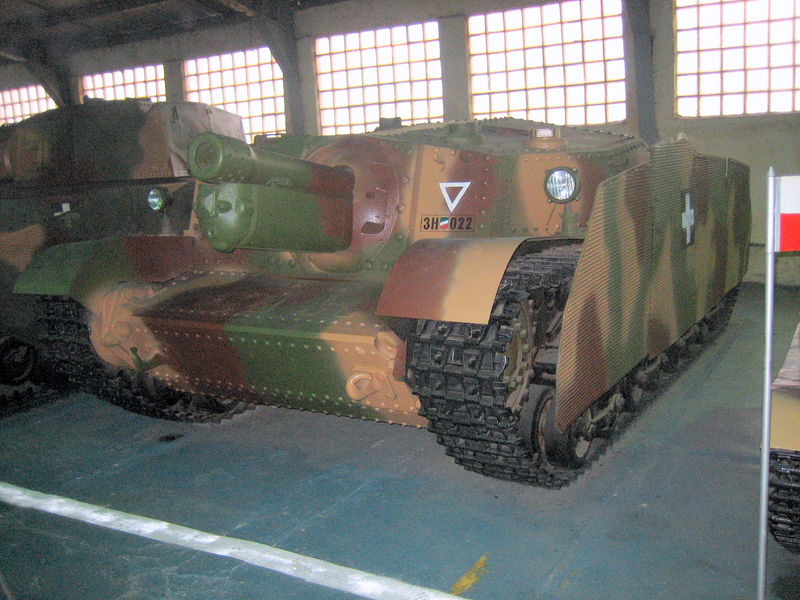 Soubor:Zrinyi self-propelled gun.jpg