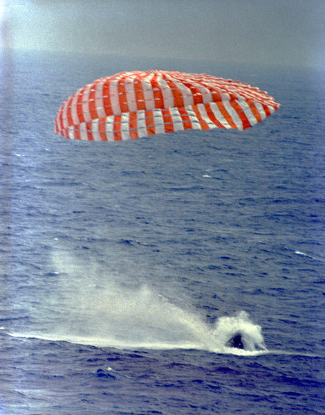 Soubor:Gemini 9 - Splashdown.jpg