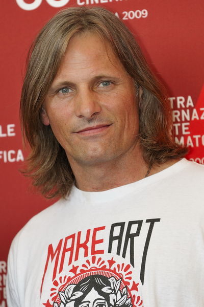 Soubor:Viggo Mortensen Venice09.jpg