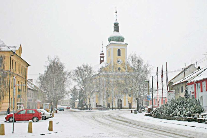 Soubor:Veverska Bityska-namesti-20051228.jpg