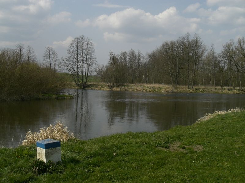 Soubor:Otava confluence with blanice.jpg