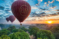 Balloons over Bagan (15628506247).jpg