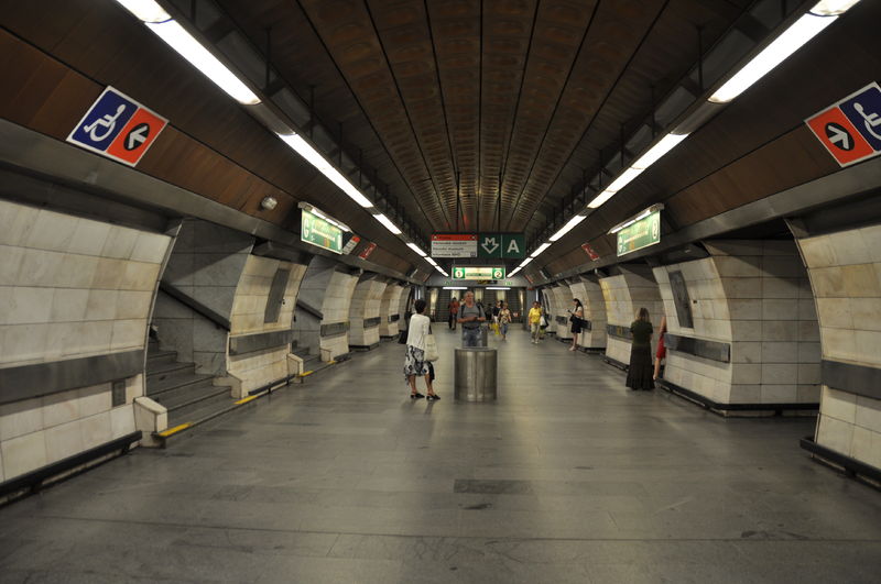 Soubor:2011-05-31-praha-metro-by-RalfR-08.jpg