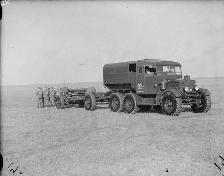 Soubor:60pdrMkIITowedByScammellTractor1938.jpg