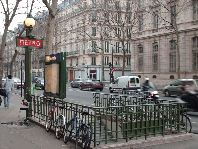 Soubor:Entrada al Metro Voltaire.jpg