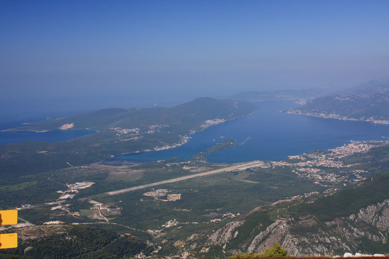 Soubor:Airport in Tivat.jpg