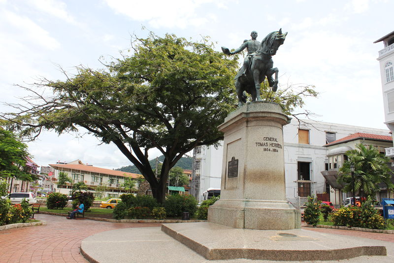 Soubor:Plaza Herrera Casco Viejo.JPG