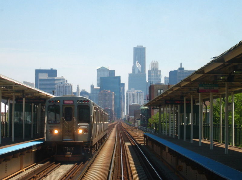 Soubor:CTA Pink Line 060716.jpg