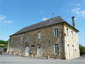 Azerat mairie.JPG