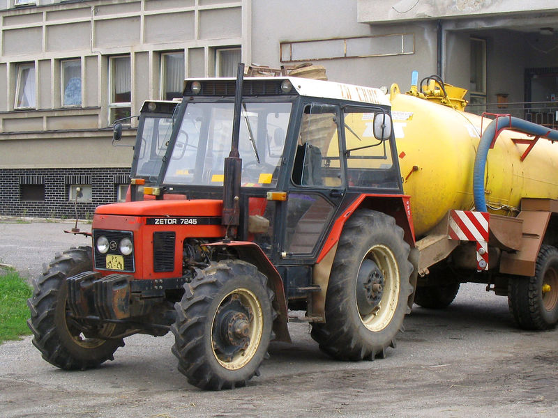 Soubor:Zetor 7245.jpg