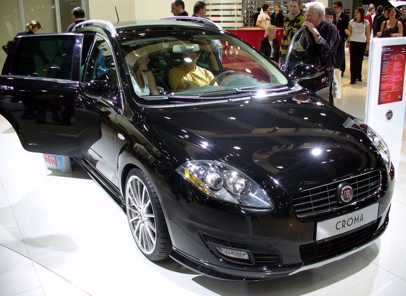 Soubor:Fiat Croma Facelift.JPG