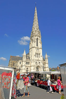 France-001296-Saint-Nicolas and Market-DJFlickr.jpg