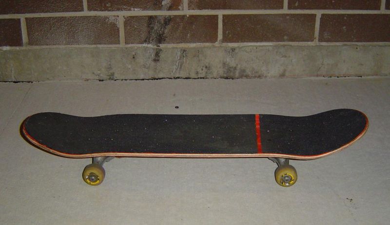 Soubor:Horizontal Skateboard.jpg