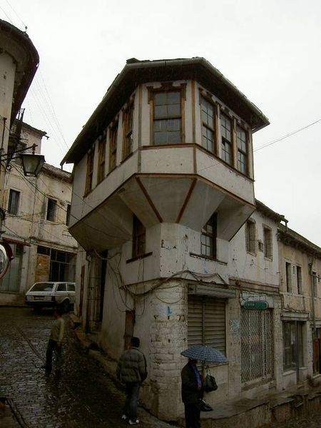 Soubor:House in gjirokastra.jpg