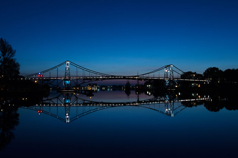 Soubor:Kaiser Wilhelm Brücke Wilhelmshaven.jpg