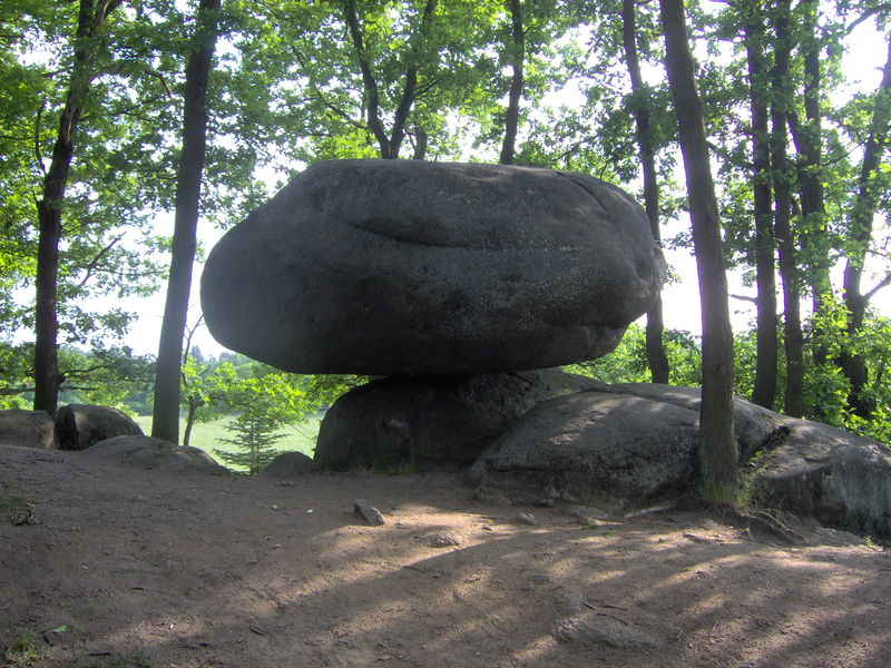 Soubor:Kadov-rocking stone2.JPG