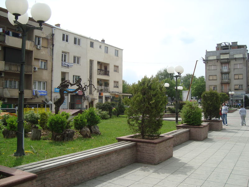 Soubor:Kumanovo square 2.jpg