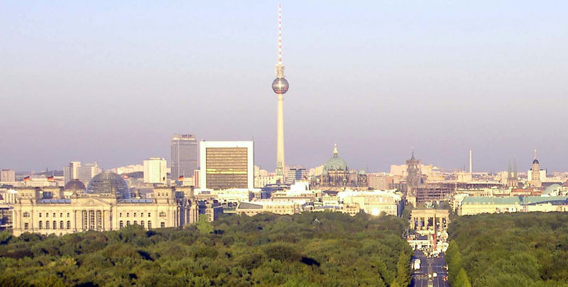 Soubor:Cityscapeberlin2006.jpg