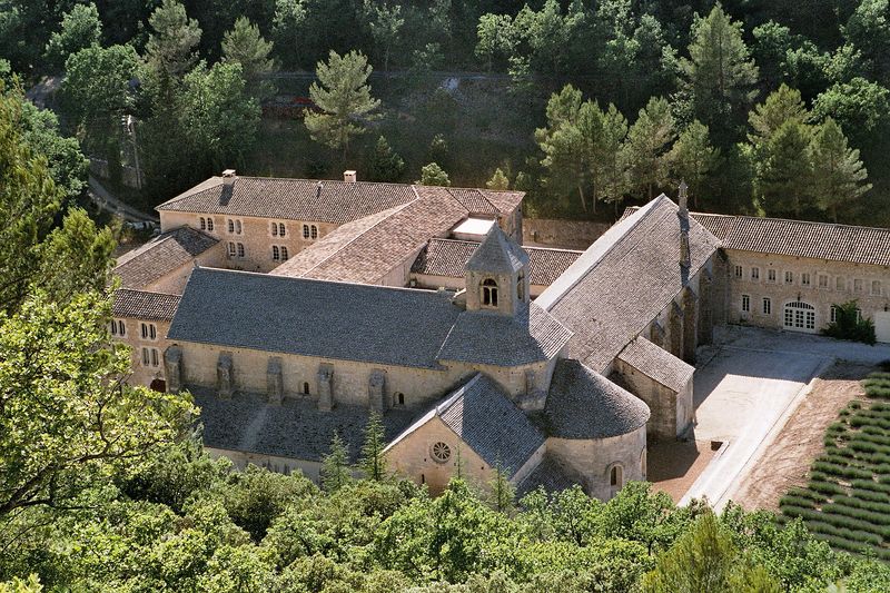 Soubor:Abbaye-senanque-gordes-iso.jpg